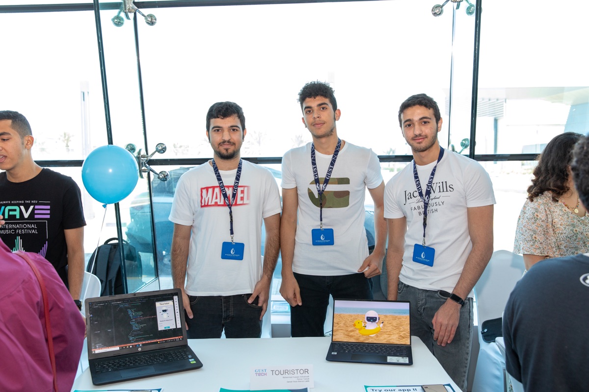 GUST TECH participants presenting their software project